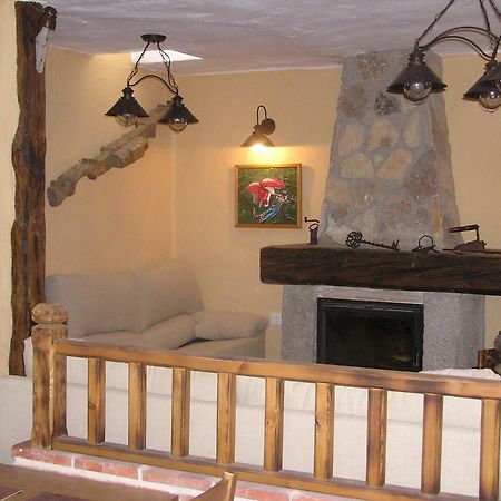 Hostal Rural Las Cuatro Calles San Martín del Pimpollar Екстериор снимка