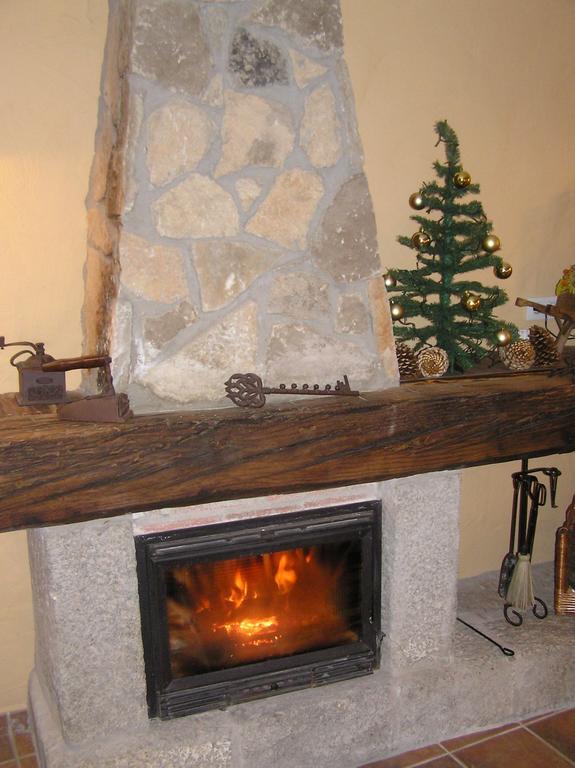 Hostal Rural Las Cuatro Calles San Martín del Pimpollar Екстериор снимка