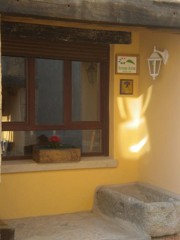 Hostal Rural Las Cuatro Calles San Martín del Pimpollar Екстериор снимка